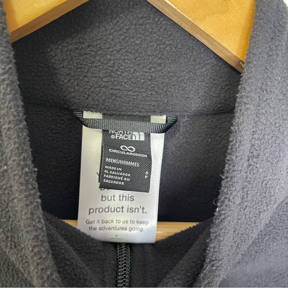 The North Face Circular Design Black Men’s Half Zip Pull Over Sz S - Picture 2 of 5